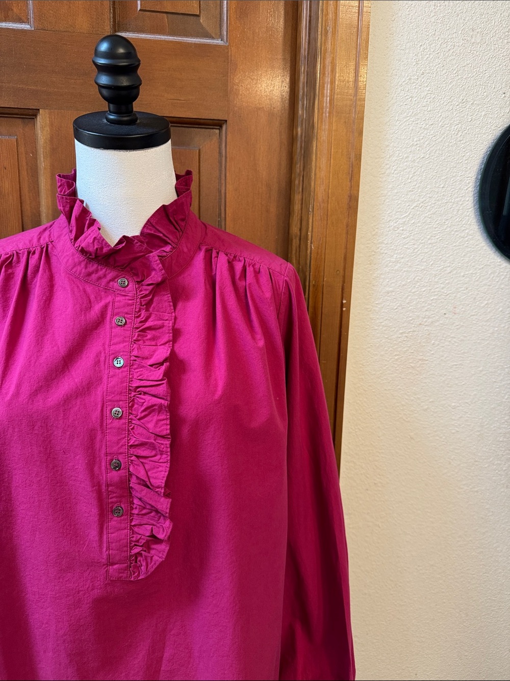 PRICE FIRM XiRENA Ruffled Shirt Size M - Picture 7 of 10